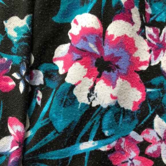 🌺Zumiez Skater Skirt🌺 - Picture 4 of 4